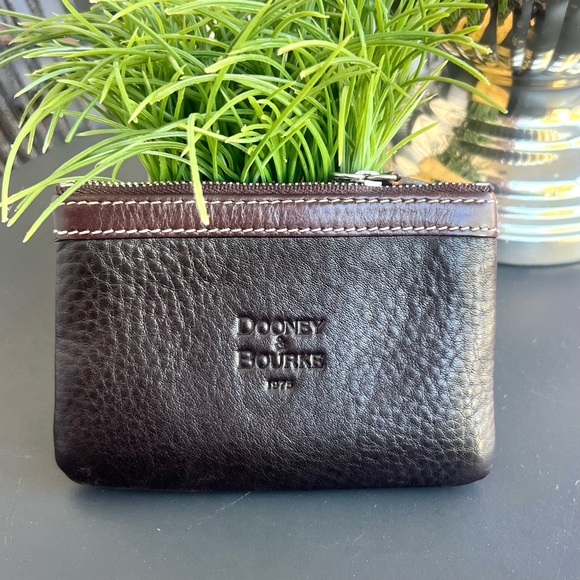 Dooney & Bourke Handbags - Dooney & Bourke Pebble Black Leather Zip Pouch Good Condition
